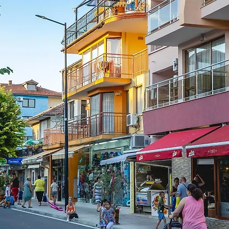 Nessebar's New Town Centre 2-bdr By Flаt Manаger Daire *